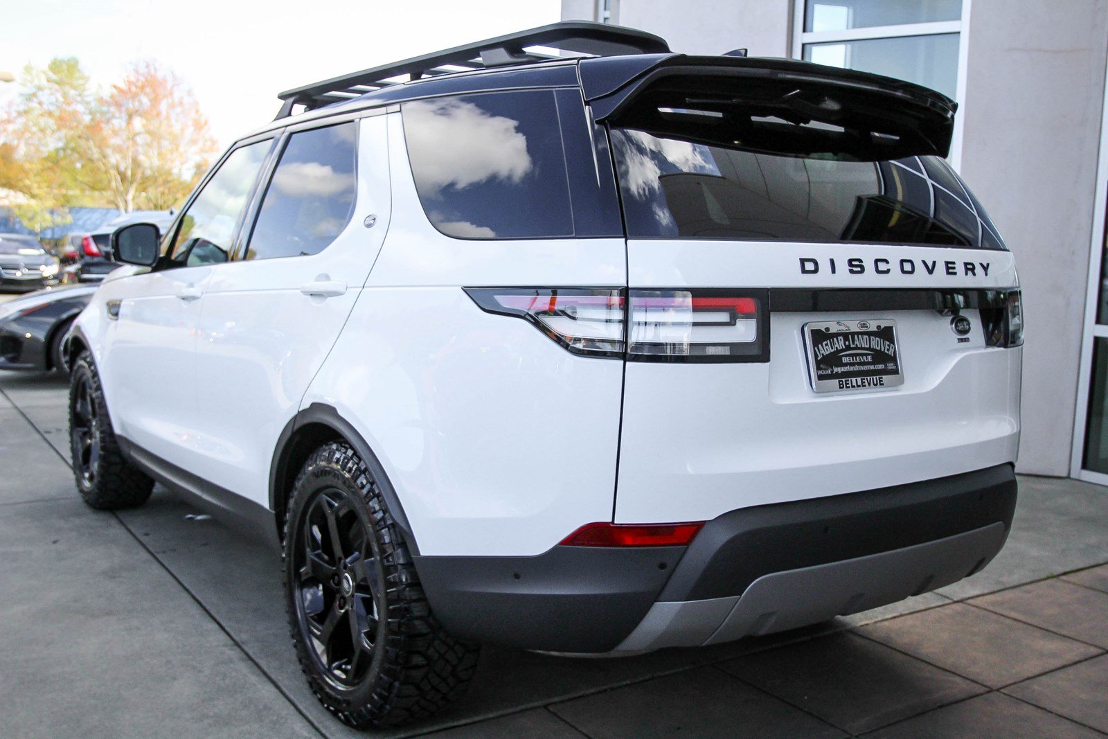 New 2019 Land Rover Discovery SE Sport Utility in Bellevue